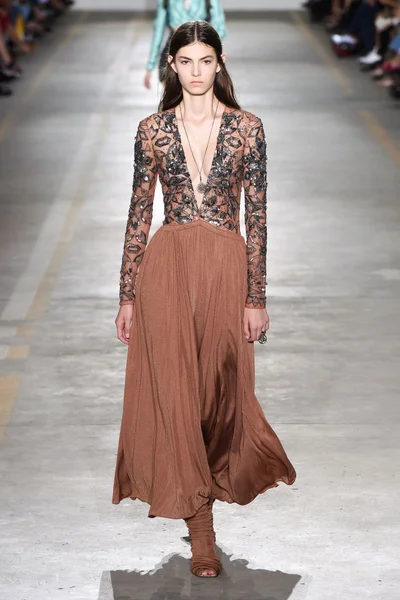 Look 8